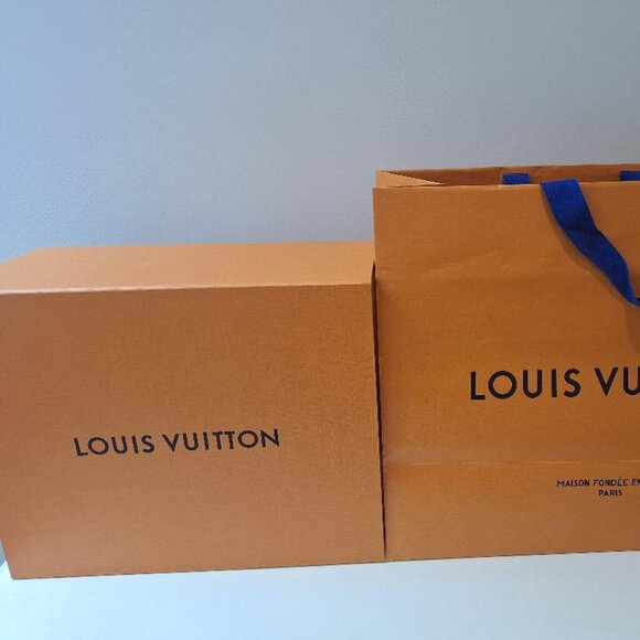 Authentic LOUIS VUITTON LV Orange Magnetic Large Gift Box 15.5"x12."5 x7.5"w/Bag - Picture 1 of 5